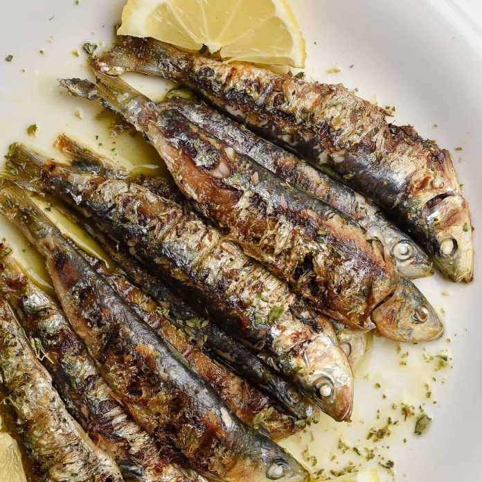 Sadza and Creamed Spinach with Sardines